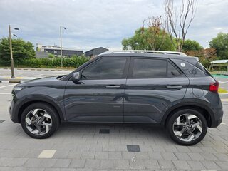 2022 Hyundai Venue I, серый, 1356200 рублей, вид 3