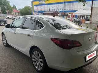 2013 Opel Astra J Рестайлинг, белый, 780000 рублей, вид 4