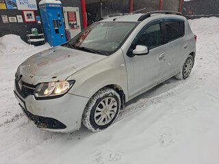 2015 Renault Sandero II, серый, 520000 рублей, вид 1