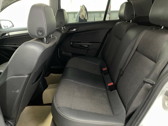2011 Opel Astra H Рестайлинг, белый, 549000 рублей - вид 20