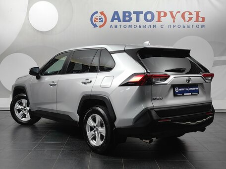 2020 Toyota RAV4 V (XA50), серый, 2949000 рублей, вид 2