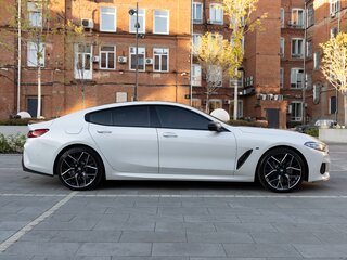 2020 BMW 8 серии Gran Coupe 840i xDrive II (G14/G15/G16), белый, 8300000 рублей, вид 4