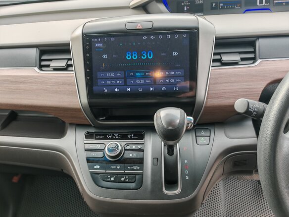 2021 Honda Freed II Рестайлинг, белый, 2000000 рублей - вид 10