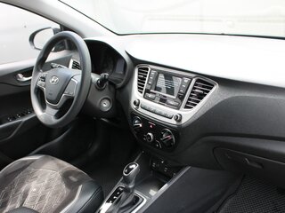 2021 Hyundai Solaris II Рестайлинг, чёрный, 1490000 рублей, вид 3