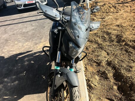 2018 Bajaj Dominar 400, чёрный, 255000 рублей, вид 2