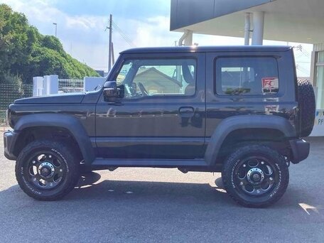 2023 Suzuki Jimny Sierra IV, чёрный, 2190000 рублей, вид 3
