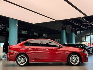2022 BMW 1 серии 120i III (F52) Рестайлинг, красный, 1500000 рублей, вид 3