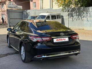 2023 Toyota Camry VIII (XV70) Рестайлинг, чёрный, 3333000 рублей, вид 5