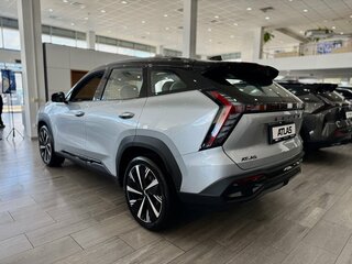 2026 Geely Atlas II, серебристый, 3449990 рублей, вид 3