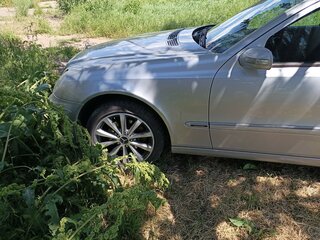 2003 Mercedes-Benz E-Класс 200 III (W211, S211), серебристый, 880000 рублей, вид 2