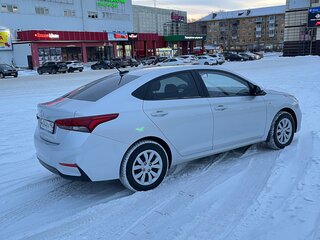 2019 Hyundai Solaris II, серебристый, 1200000 рублей, вид 3