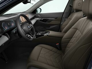 2025 BMW 5 серии Long 530Li xDrive VIII (G60/G61/G68), чёрный, 9490000 рублей, вид 2
