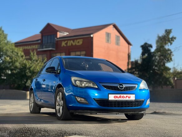 2011 Opel Astra J, серебристый, 670000 рублей - вид 2