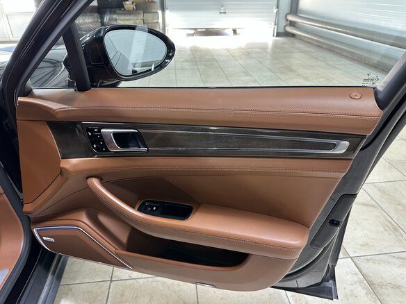2017 Porsche Panamera 4S II, чёрный, 5850000 рублей - вид 37