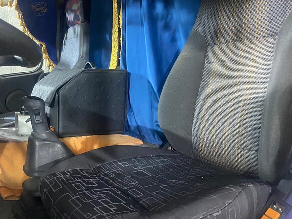2001 Volvo Автобетоносмесители, синий, 3500000 рублей - вид 2