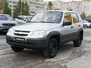 2014 Chevrolet Niva I Рестайлинг, серебристый, 530000 рублей, вид 1