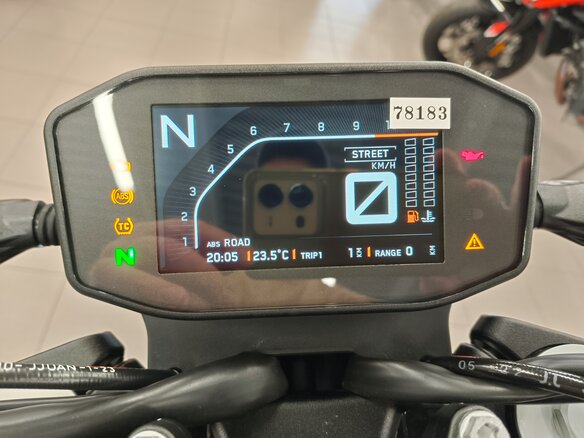 2023 KTM 790 Duke, оранжевый - вид 22
