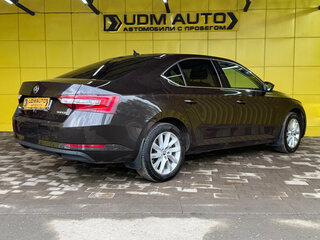 2017 Skoda Superb III, коричневый, 2197000 рублей, вид 5
