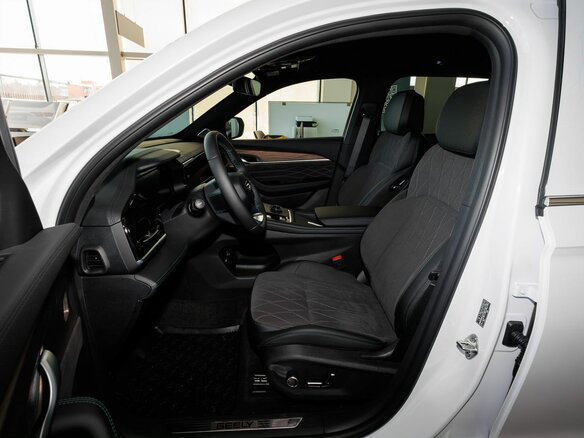2026 Geely Monjaro I Рестайлинг, белый, 4954990 рублей - вид 8