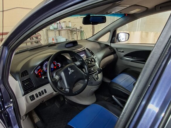 2008 Mitsubishi Grandis I, синий, 870000 рублей - вид 5