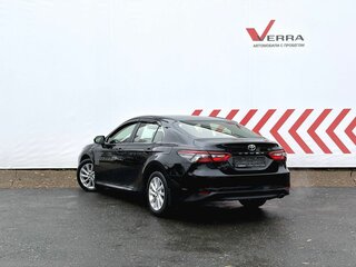 2022 Toyota Camry VIII (XV70) Рестайлинг, чёрный, 3690000 рублей, вид 3