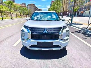 2022 Mitsubishi Outlander IV, белый, 3700000 рублей, вид 1