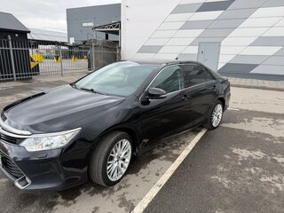 2017 Toyota Camry VII (XV50) Рестайлинг, чёрный, 1650000 рублей, вид 5