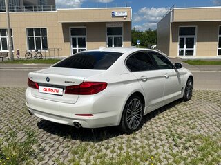 2019 BMW 5 серии 520d xDrive VII (G30/G31/G38), белый, 3450000 рублей, вид 5
