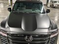 2024 Toyota Land Cruiser 300 Series, чёрный, 13700000 рублей - вид 1
