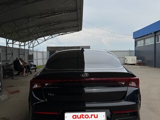 2020 Kia K5 III, чёрный, 2200000 рублей, вид 4