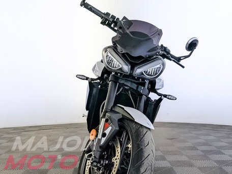 2023 Triumph Street Triple, белый, 1030000 рублей, вид 4