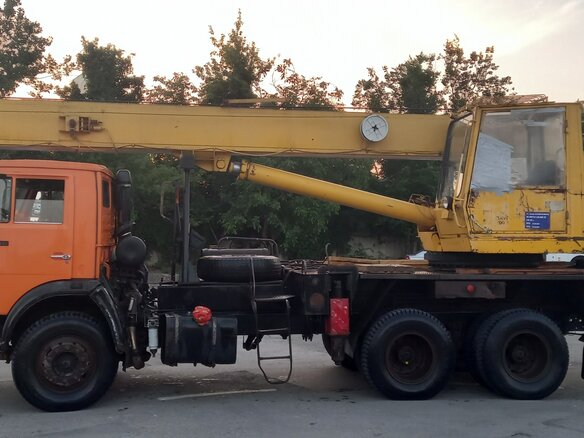 2008 КамАЗ 63501, жёлтый, 2000000 рублей - вид 3