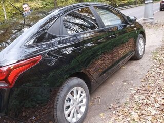 2021 Hyundai Solaris II Рестайлинг, чёрный, 1345000 рублей, вид 3
