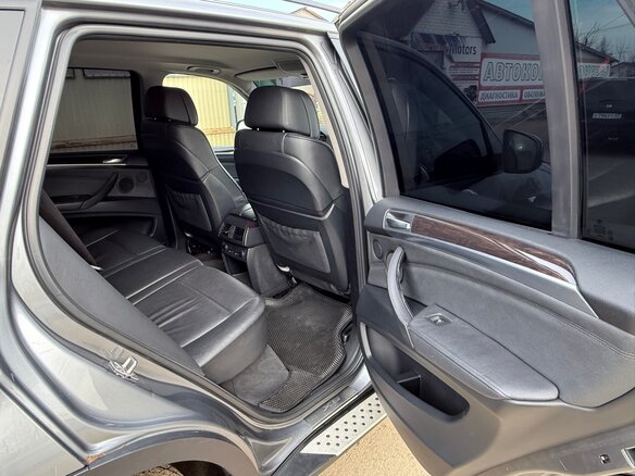 2011 BMW X5 35i II (E70) Рестайлинг, серый - вид 11