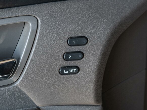 2014 Honda Odyssey (North America) IV, серый, 2800000 рублей - вид 26