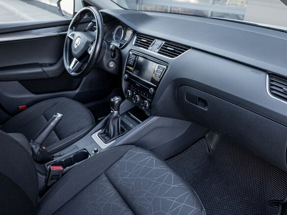 2019 Skoda Octavia III (A7) Рестайлинг, белый, 1518811 рублей - вид 7