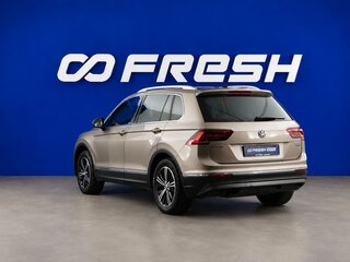 2017 Volkswagen Tiguan II, бежевый, 2390077 рублей, вид 2