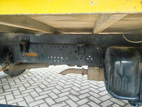 2010 Isuzu Elf (N-series), жёлтый, 2800000 рублей, вид 3