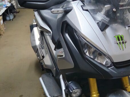 2017 Honda X-ADV, серый, 1000000 рублей, вид 4