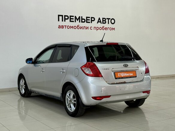 2010 Kia Ceed I Рестайлинг, серебристый, 520000 рублей - вид 5