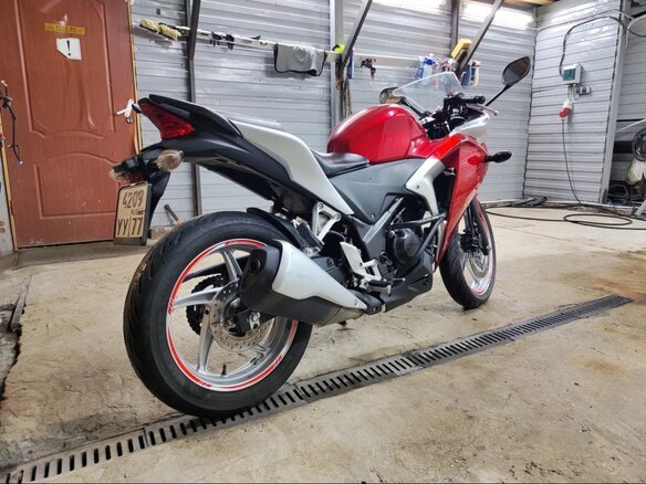 2011 Honda CBR 250R, красный, 200000 рублей - вид 5