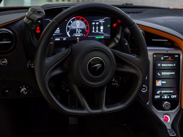 2024 McLaren 750S, оранжевый - вид 18