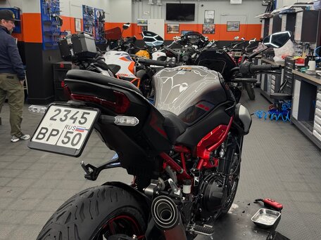 2025 Kawasaki Z 900, серый, 1400000 рублей, вид 5