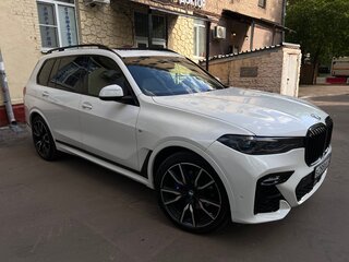 2019 BMW X7 M50i I (G07), белый, 7000000 рублей, вид 3