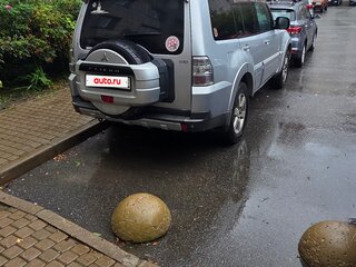 2007 Mitsubishi Pajero IV, серебристый, 990000 рублей, вид 3