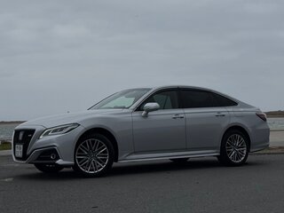 2021 Toyota Crown XV (S220), серебристый, 4090000 рублей, вид 1