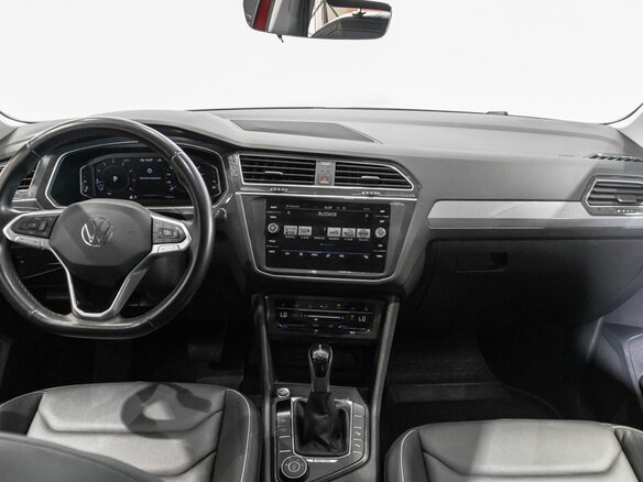 2021 Volkswagen Tiguan II Рестайлинг, красный - вид 5