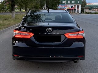 2018 Toyota Camry VIII (XV70), синий, 2720000 рублей, вид 4