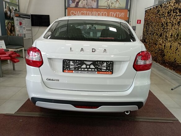 2026 Lada (ВАЗ) Granta I Рестайлинг, белый - вид 6