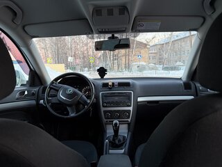 2013 Skoda Octavia II (A5) Рестайлинг, белый, 890000 рублей, вид 5